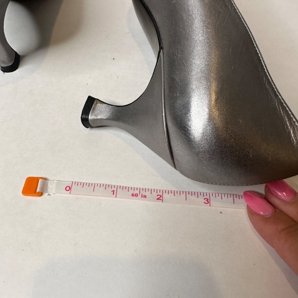 Stuart Weitzman silver vintage pump heels - Picture 15 of 15